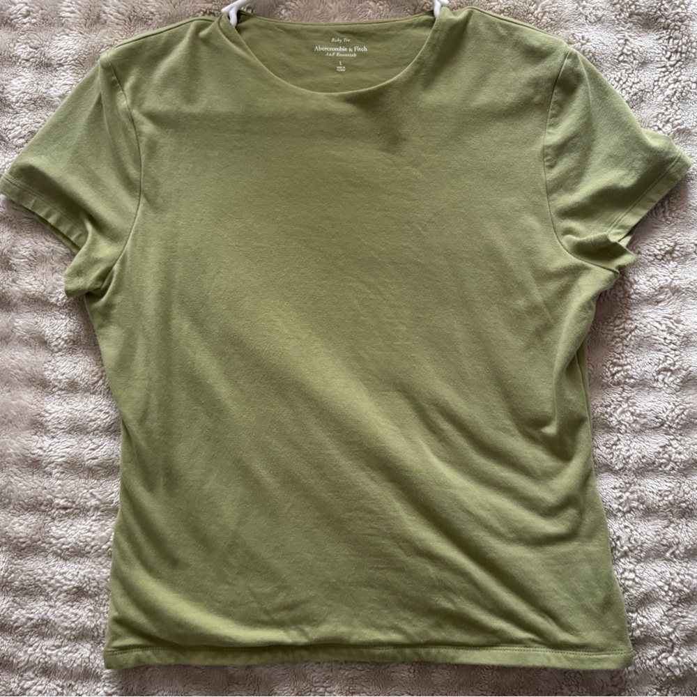 Abercrombie & Fitch Light Olive Short Sleeve Tee
